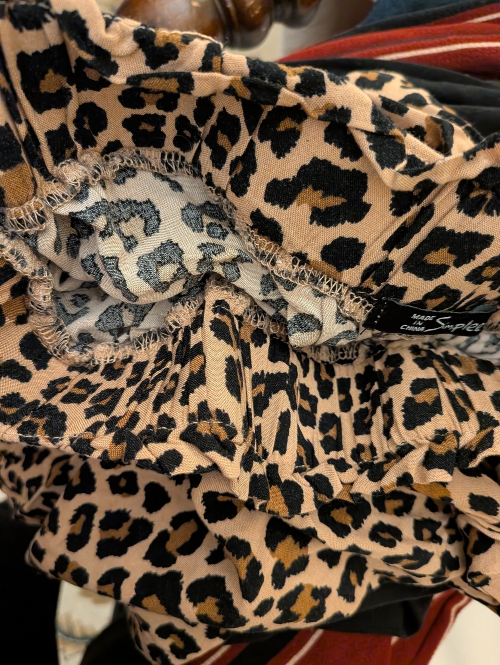 Leopard Print Wide Leg Pants With Bottom Slits And Pockets - Picture 9 of 12